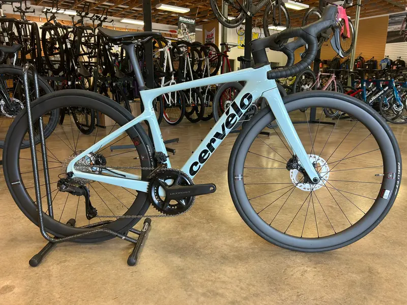 2023 Cervelo Caledonia 5 Shimano Ultegra Di2 12 Speed Reserve 40/44 1