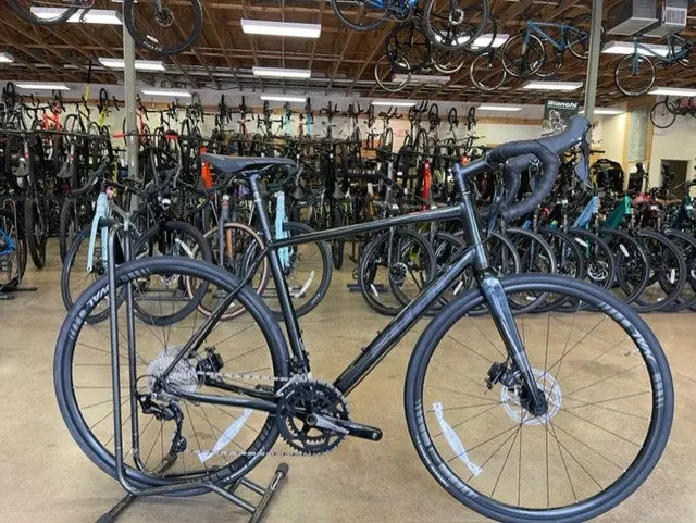 Fuji Sportif 1.1 Disc Shimano 105 - Black Pearl/Charcoal 1
