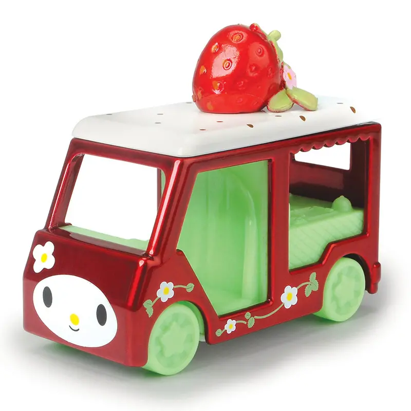 Hello Kitty Cupcake + Melody Strawberry 1