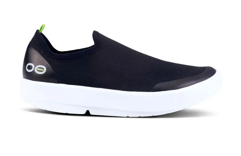 Oofos Women's Oomg Eezee Low Shoe Black/White 1