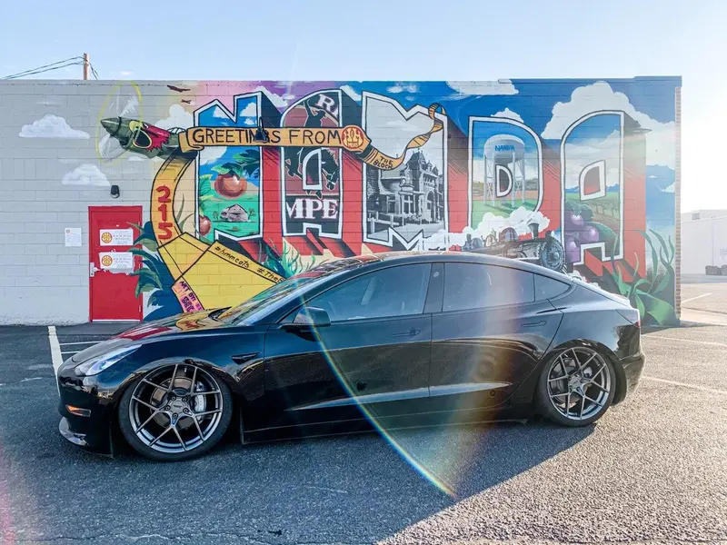 Paragon Suspension/Air Lift Performance Tesla Model 3 Air Suspension (Pre Highland) 1