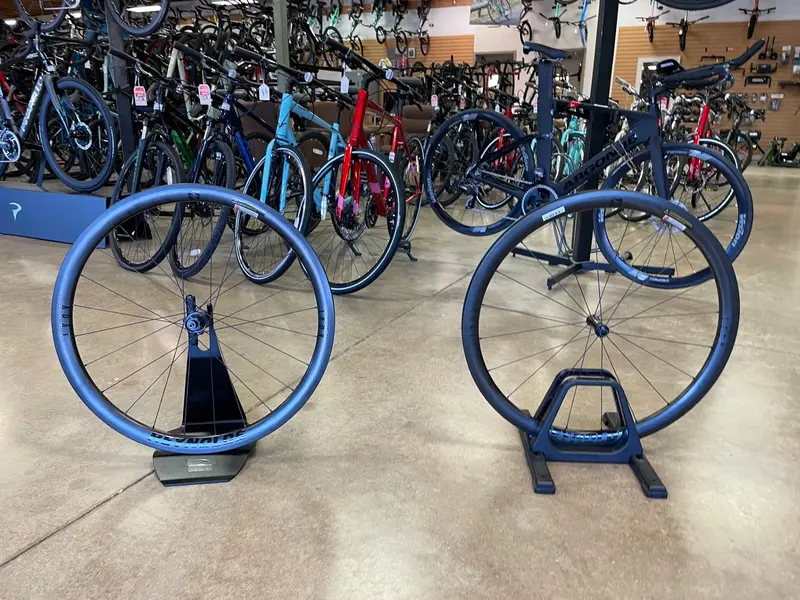 Reynolds Ar41 Tubeless Disc-Brake Carbon Wheelset 1