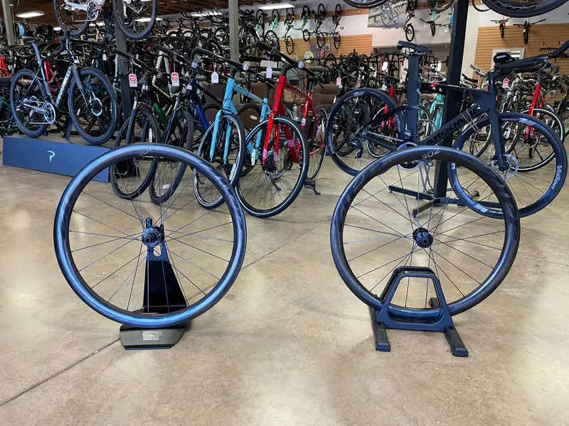 Zipp 302 Disc Brake Wheelset 1