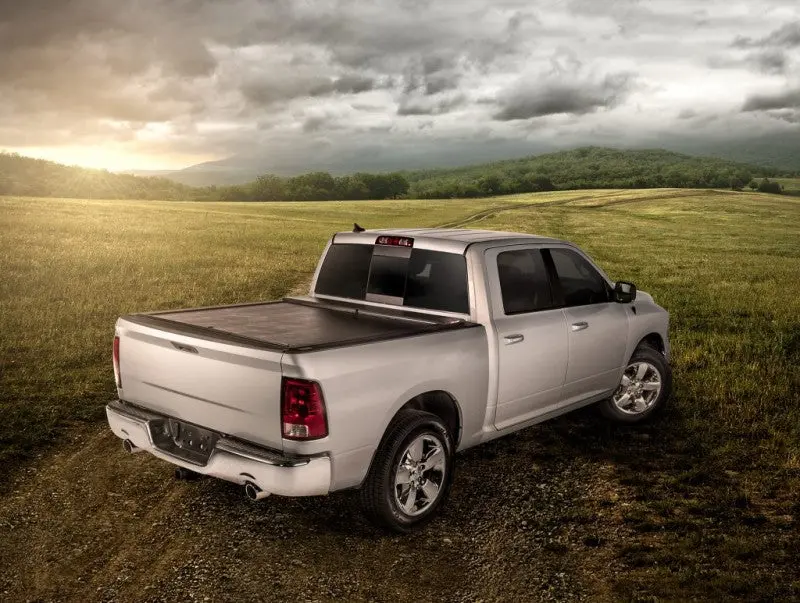 Roll-N-Lock 14-18 Chevy Silverado/Sierra 1500 Xsb 68In M-Series Retractable Tonneau Cover 1